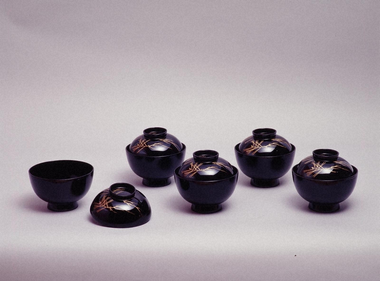 沈金根引松吸物椀 - 金沢ミュージアムプラス