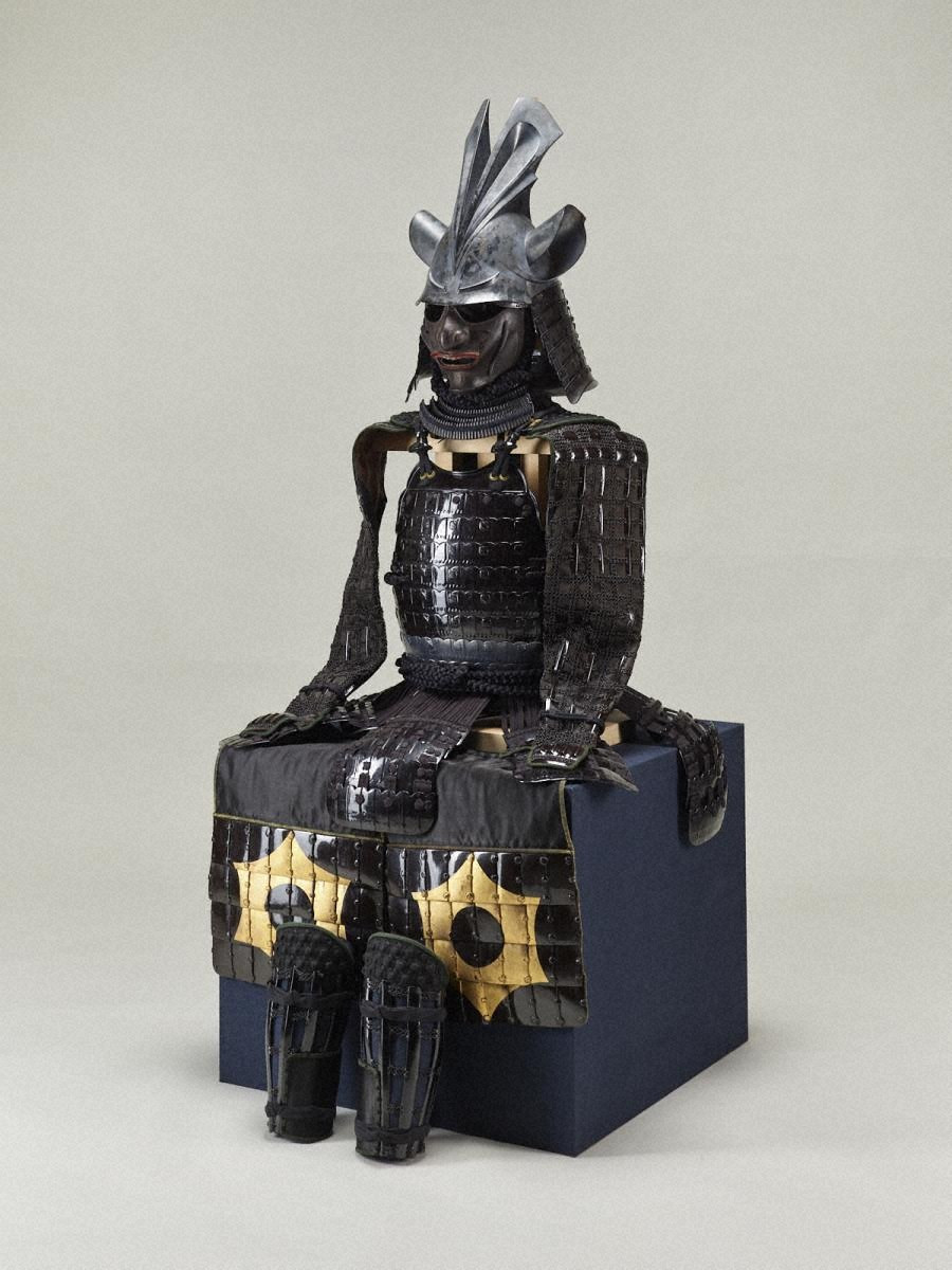 黒漆塗黒糸威二枚胴具足 - 金沢ミュージアムプラス